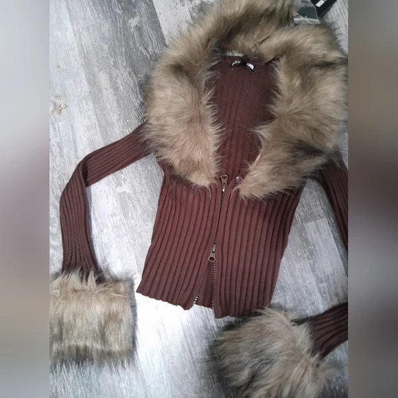 Fur crop stretchy sweater - Picture 4 of 5